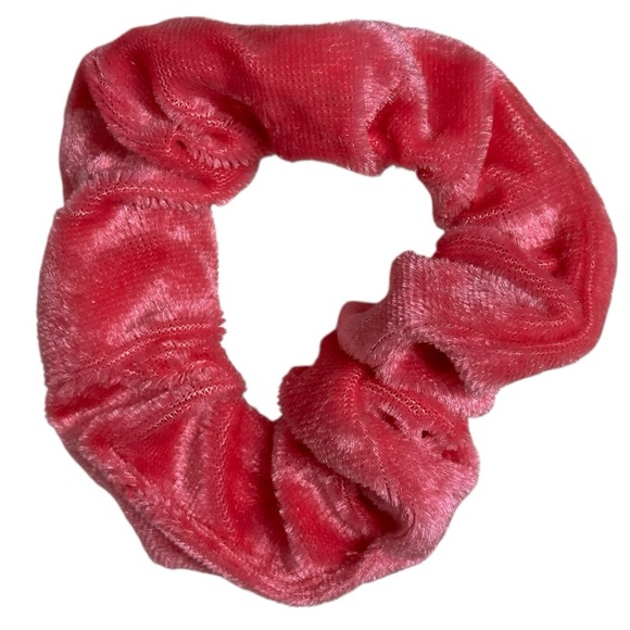 Forever 21 5-Piece Set of Red and Pink Tone Scrunchies Hair Ties NWOT - Picture 4 of 10